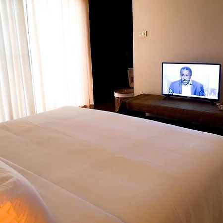 Siam Bright Suite Bangkok Exterior photo